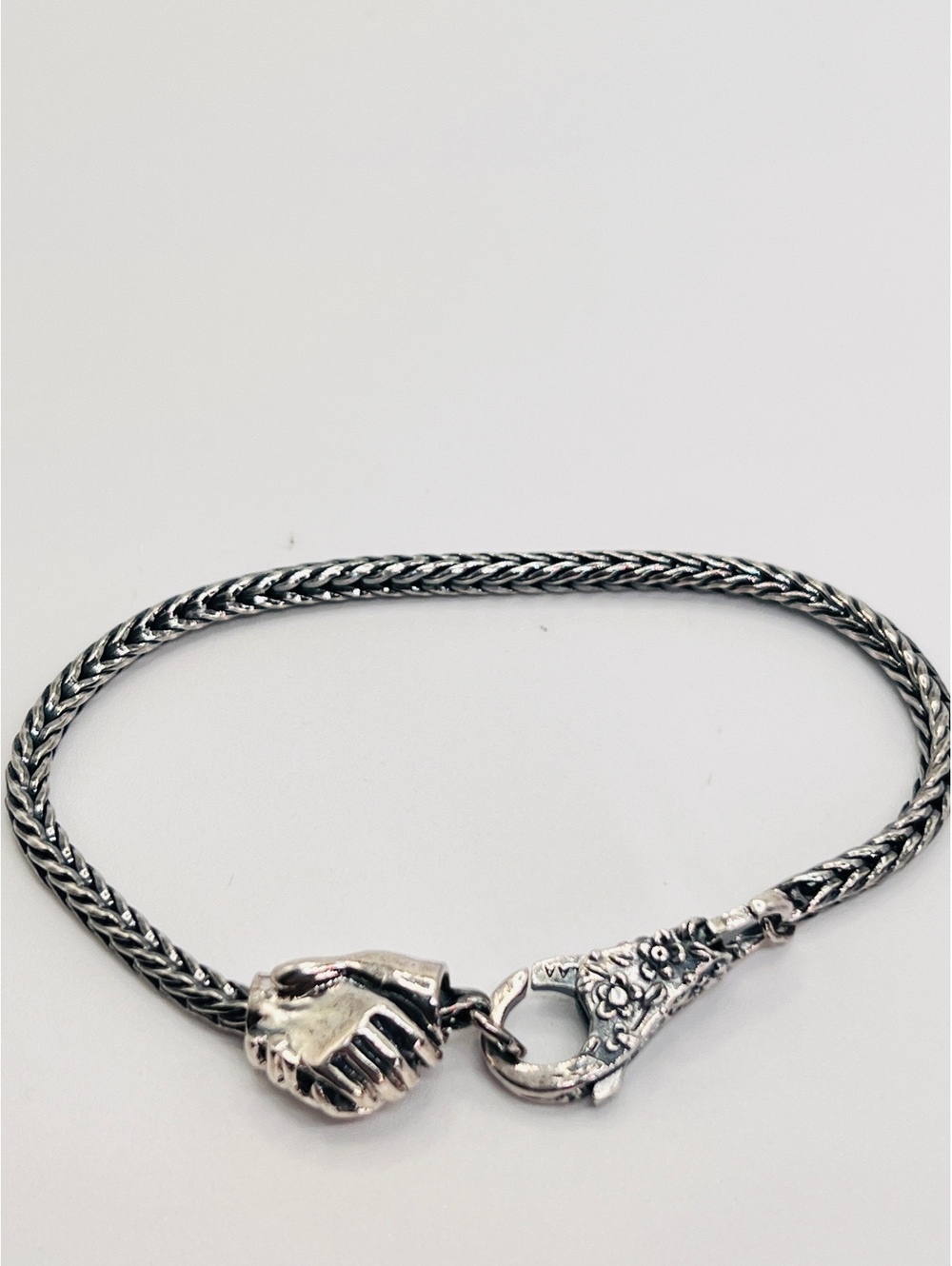 Trollbeads LAA 925S Sterling Silver Foxtail Bracelet Clasped Hands Charm 7.5”